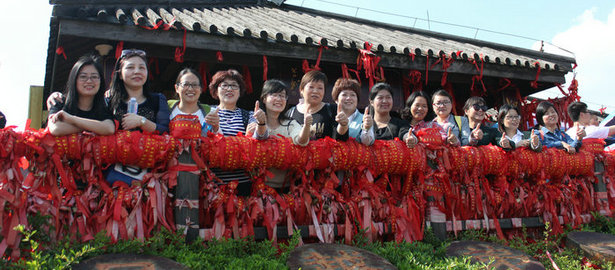 劉潭服裝黨支部開(kāi)展“尋訪紅色印記 傳承強(qiáng)國(guó)之志”活動(dòng)